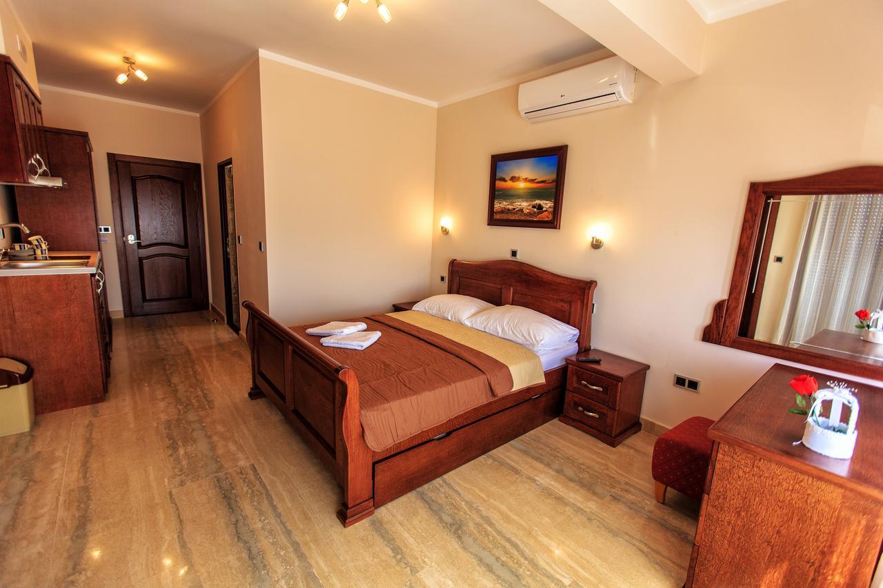 Compass Aparthotel Dobra Voda Dış mekan fotoğraf